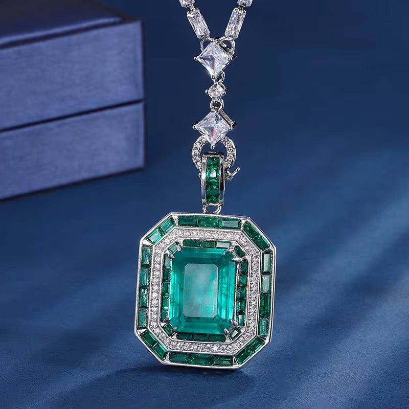 Elegant Rhodium-Plated Pendant Necklace with Sparkling Zircon